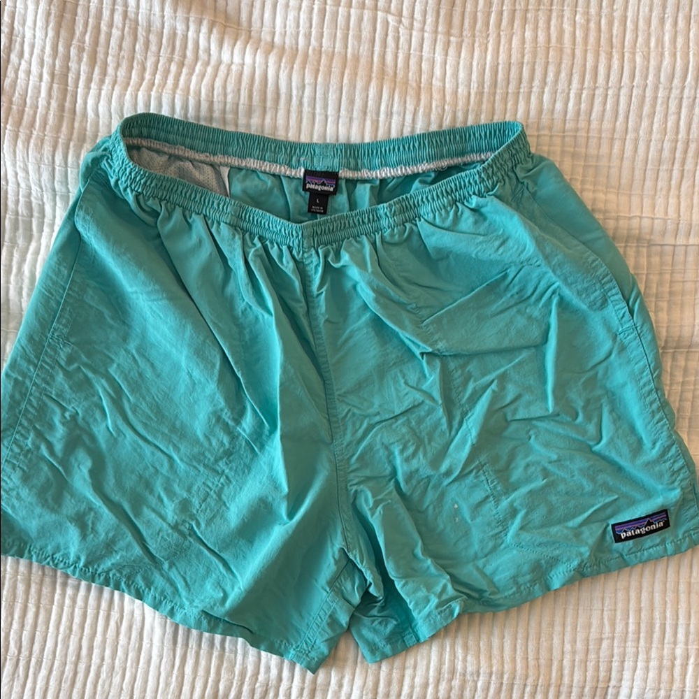 Patagonia teal baggies 4.5” inseam shorts